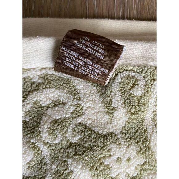 Fieldcrest Botanical Green and Cream Bath Towel - Picture 3 of 6